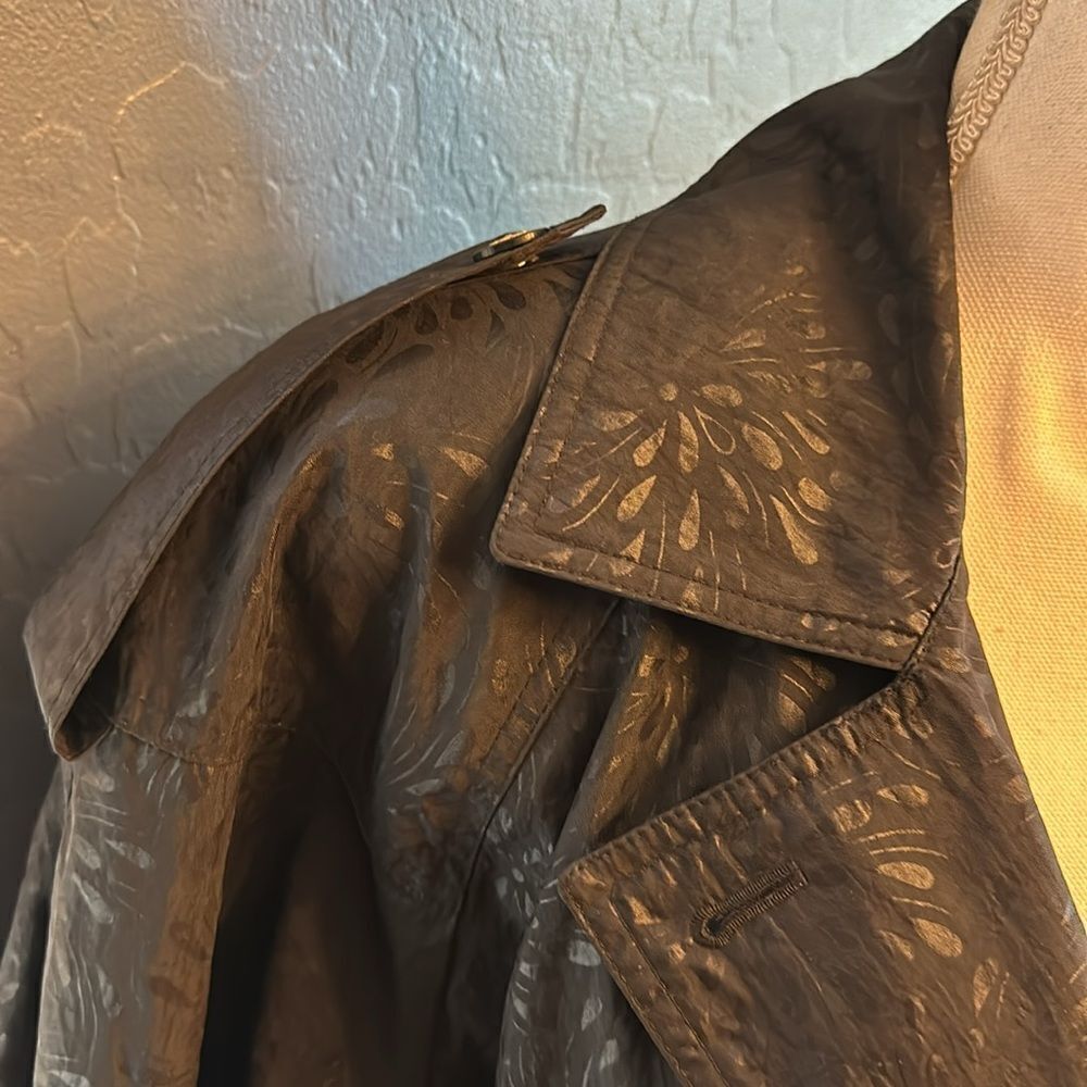 Like new Portrait vintage rain coat - Picture 4 of 11